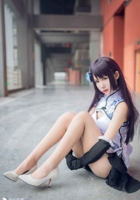 女同学的胯对着我的嘴撒尿