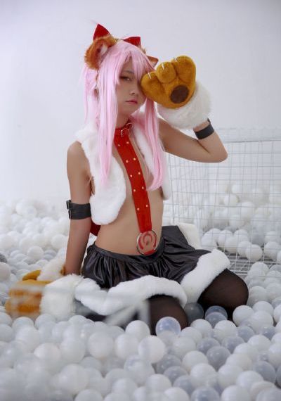 《年轻的女仆》在线观看